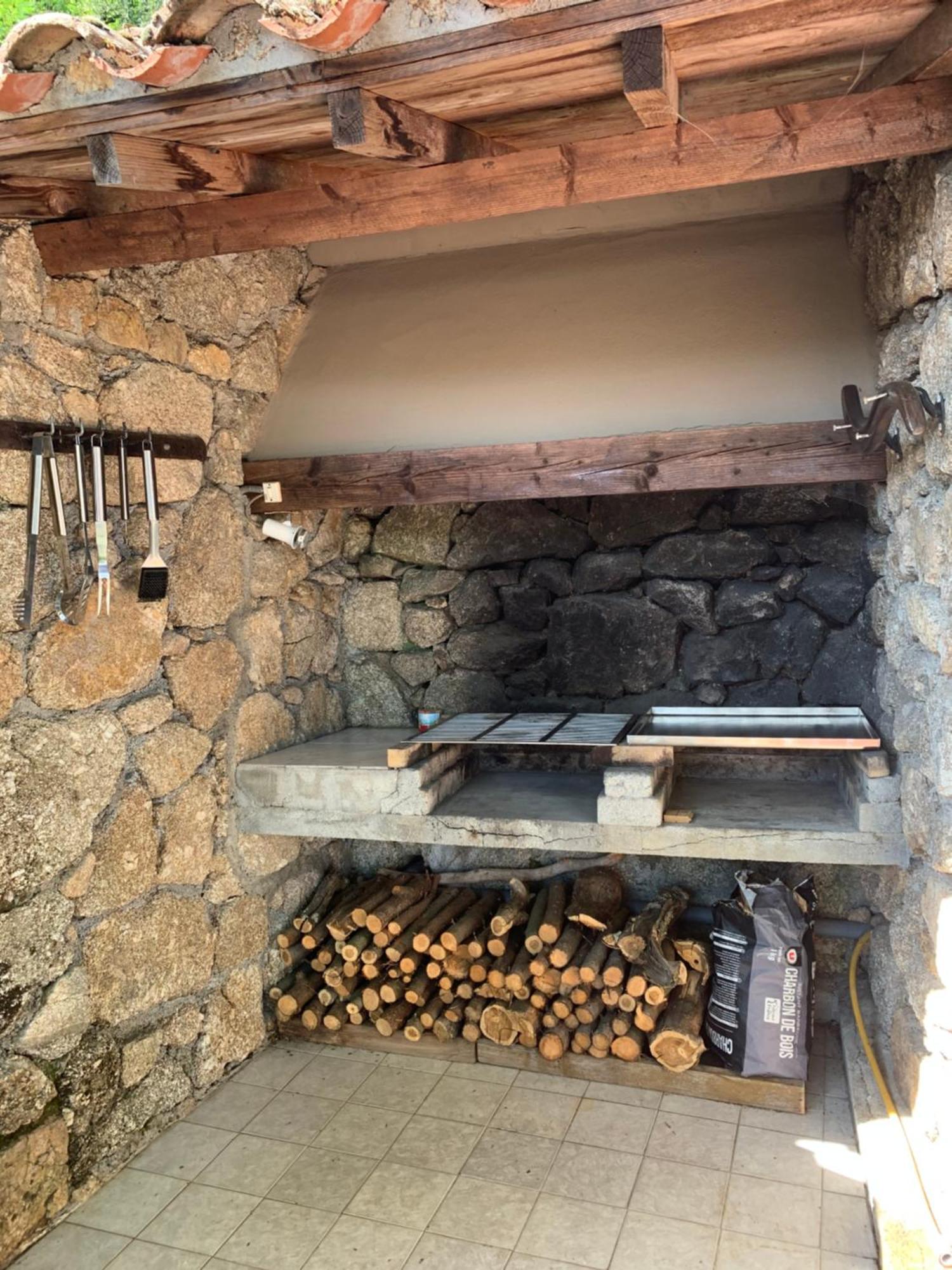 فيلا Gite Pommier Au Chateau Des Pauses Saint-André-de-Majencoules المظهر الخارجي الصورة